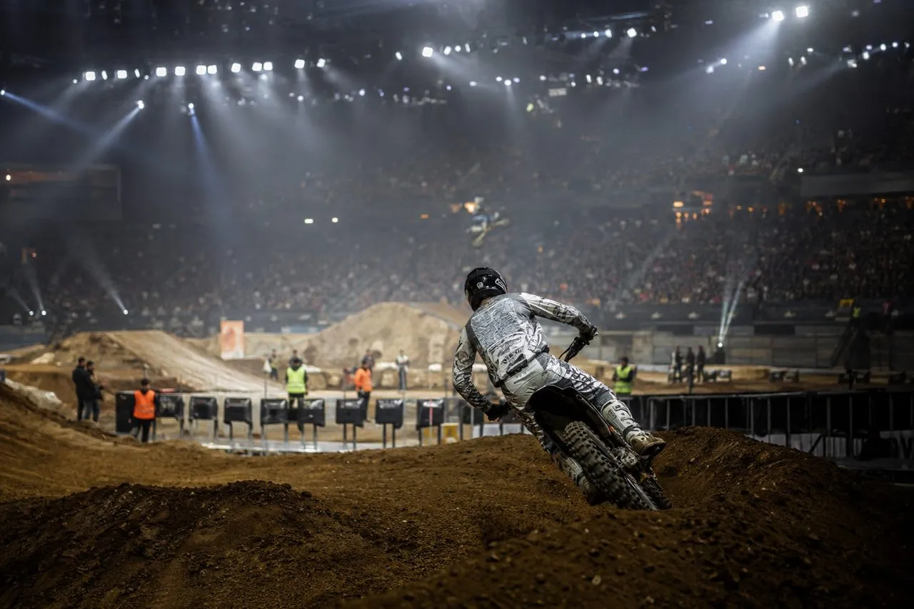 Programme Supercross Paris 2025 : horaires, courses, FMX et conseils de lecture